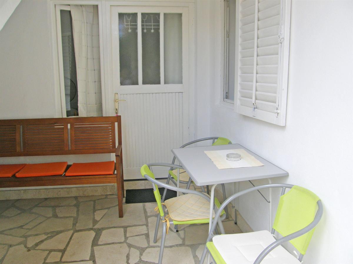 Apartment Milka Primosten Exterior photo