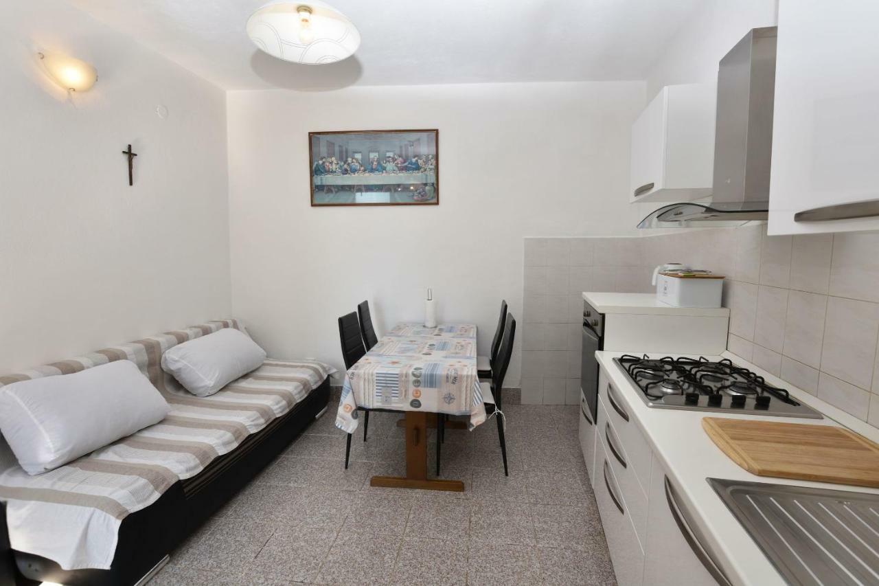 Apartment Milka Primosten Exterior photo