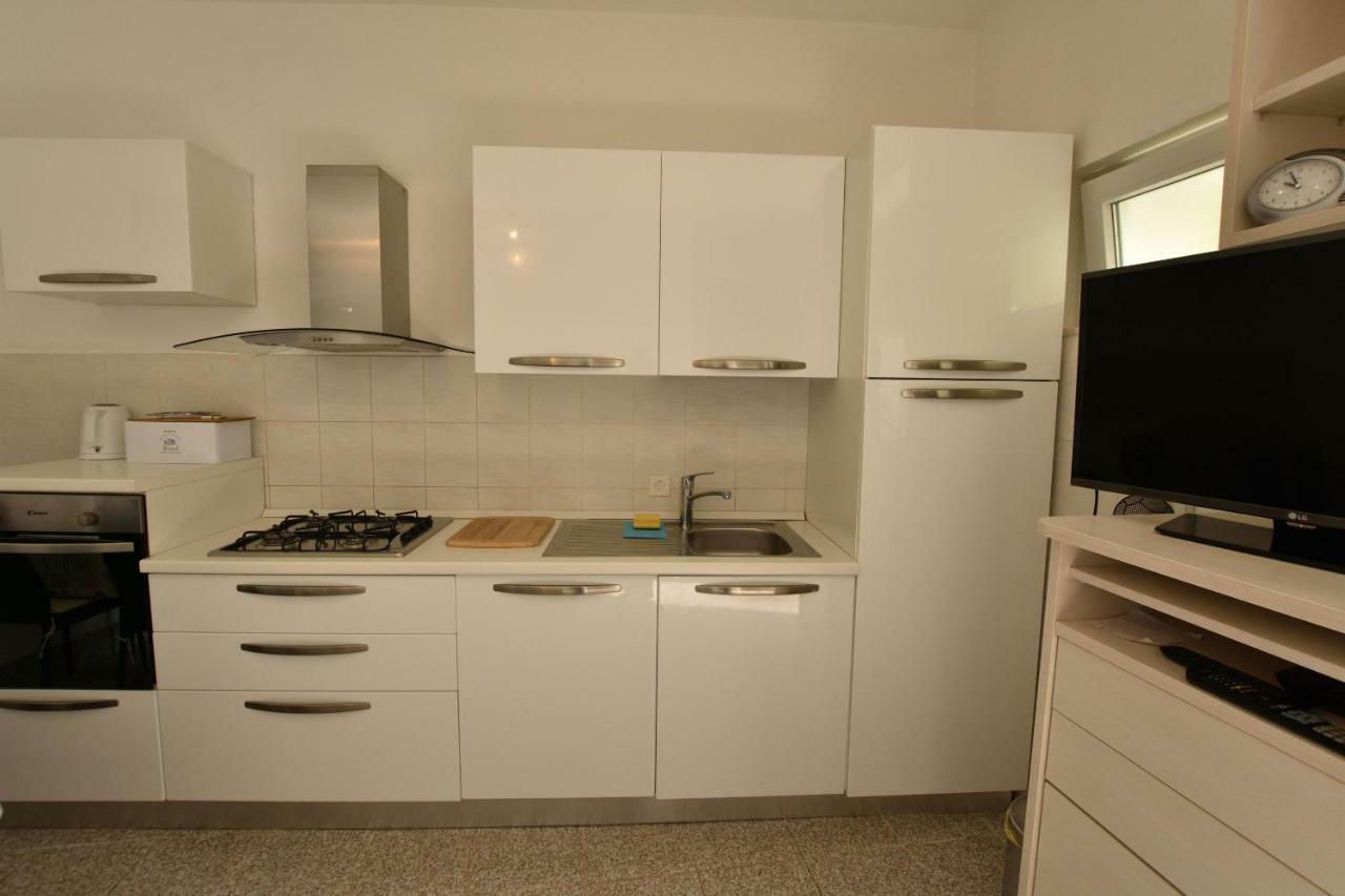 Apartment Milka Primosten Exterior photo